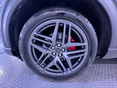 Used 2025 Ford Explorer ST image 2