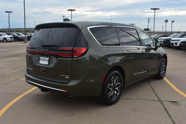 New 2027 Chrysler Pacifica Limited AWD/4WD image 5