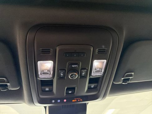 Used 2024 GMC Yukon SLT w/ SLT Premium Package RWD image 19