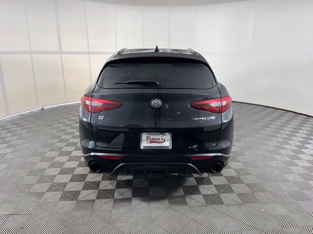 Used 2023 Alfa Romeo Stelvio Veloce AWD/4WD image 6