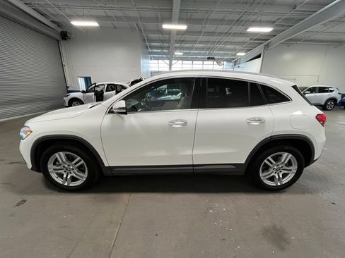 Used 2021 Mercedes-Benz GLA 250 4MATIC w/ Premium Package image 6