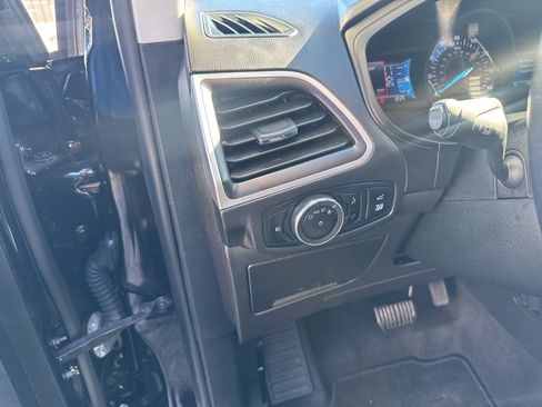 Used 2024 Ford Edge SEL w/ Sport Appearance Package image 15