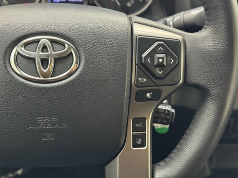 Used 2018 Toyota Tacoma SR5 image 20