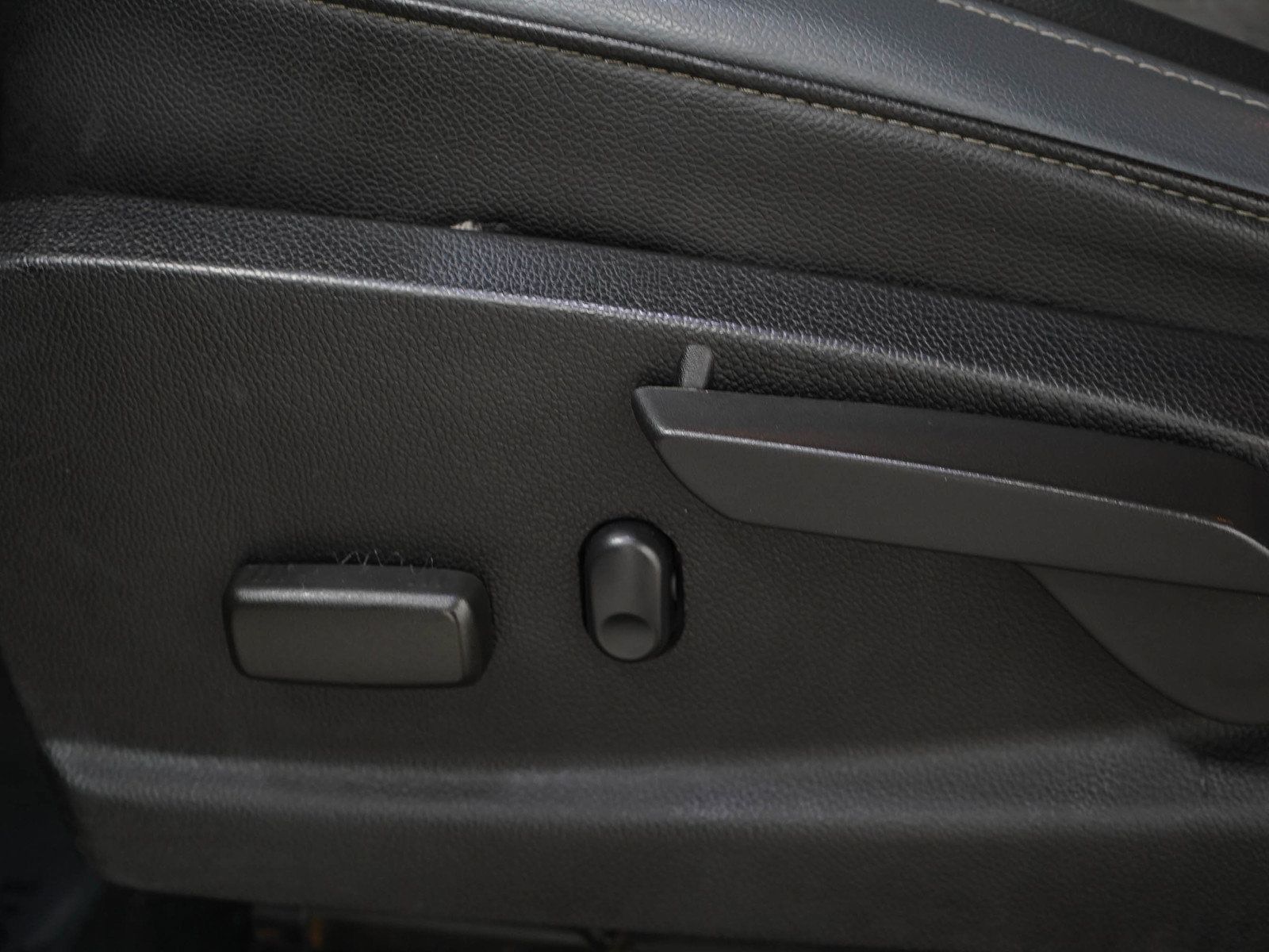 Used 2019 Chevrolet Colorado Z71 AWD/4WD image 24