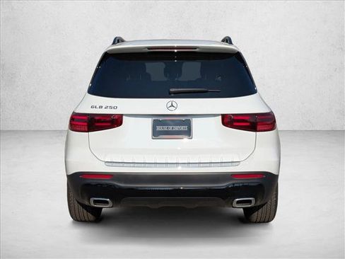 New 2026 Mercedes-Benz GLB 250 image 8