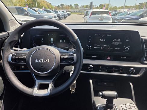 Used 2023 Kia Sportage LX AWD/4WD image 13