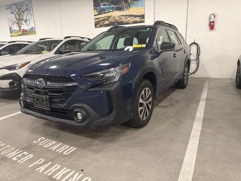 Used 2019 Subaru Outback 2.5i Limited AWD/4WD image 4