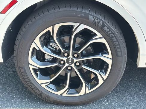 Used 2024 Lincoln Nautilus Reserve w/ Equipment Group 203A AWD/4WD image 18