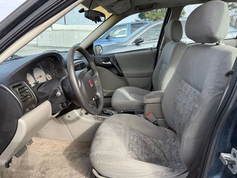 Used 2004 Saturn L-Series L300 image 2