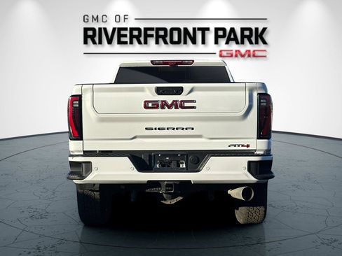 Used 2025 GMC Sierra 2500 AT4 w/ AT4 Premium Plus Package image 4