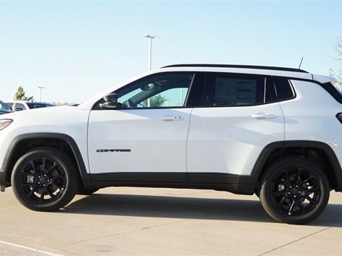 New 2026 Jeep Compass Latitude image 6