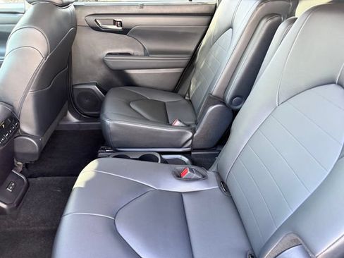 Used 2026 Toyota Highlander XLE AWD/4WD image 31