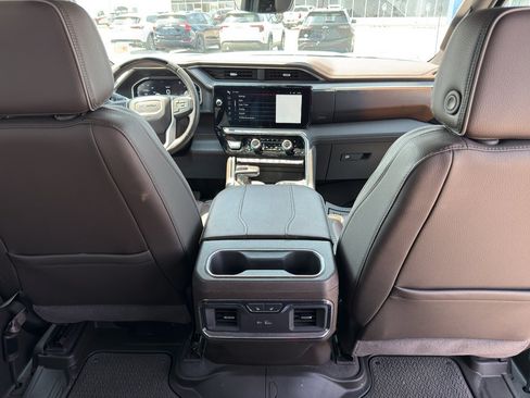 Used 2024 GMC Sierra 1500 Denali AWD/4WD image 14