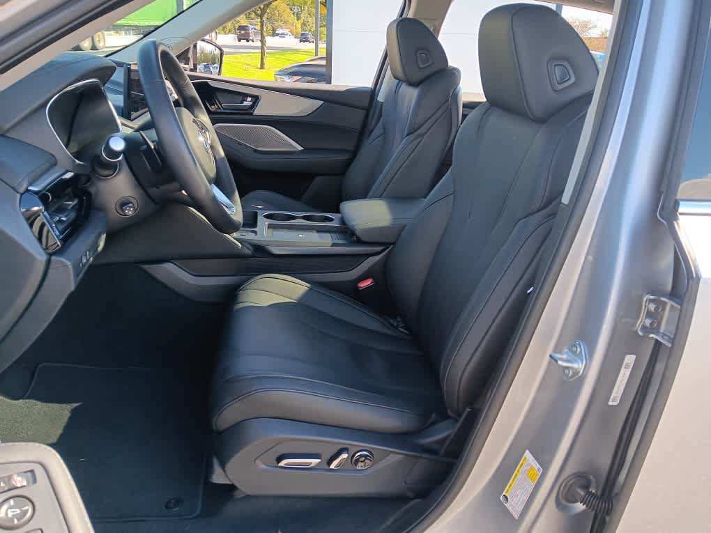 Used 2026 Acura MDX SH-AWD image 11