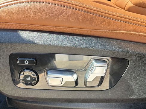 Used 2025 BMW X7 xDrive40i w/ M Sport Package image 14