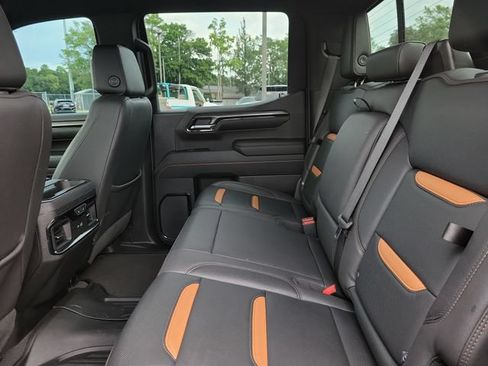 Used 2023 GMC Sierra 1500 AT4 w/ Technology Package AWD/4WD image 19