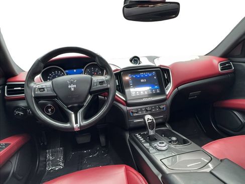 Used 2018 Maserati Ghibli S image 20