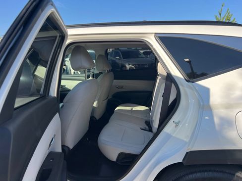 Used 2025 Hyundai Tucson SEL FWD image 16