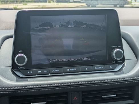 Used 2023 Nissan Rogue S FWD image 21