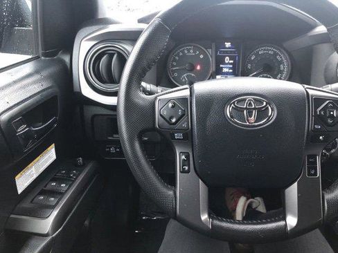 Certified 2019 Toyota Tacoma TRD Off-Road image 18