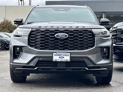 New 2026 Ford Explorer ST-Line w/ ST-Line Street Pack AWD/4WD image 3