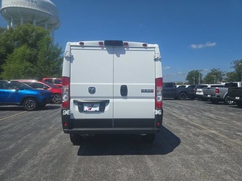 Used 2025 RAM ProMaster 2500 w/ Convenience Group FWD image 10