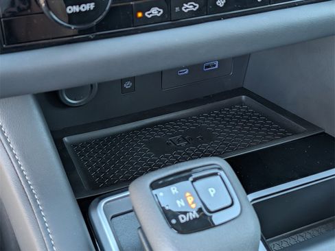 New 2025 Nissan Pathfinder SL image 13