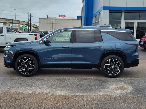 New 2026 Chevrolet Traverse High Country w/ LPO, Floor Liner Package image 2