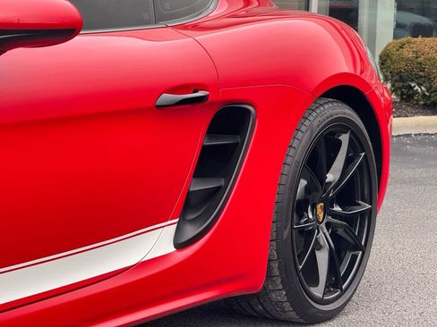Used 2021 Porsche 718 Cayman image 19