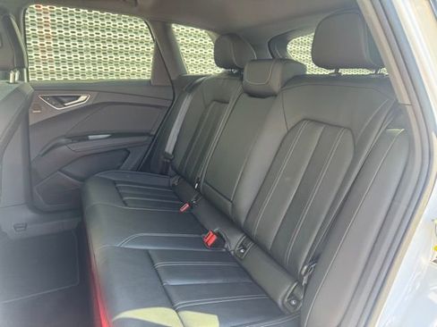 Certified 2025 Audi Q4 e-tron Premium Plus w/ Premium Plus AWD/4WD image 11