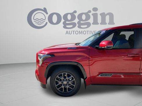 Certified 2025 Toyota Sequoia Platinum AWD/4WD image 32