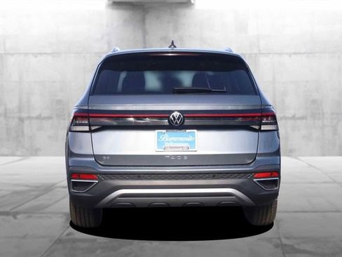 New 2026 Volkswagen Taos SE FWD image 6