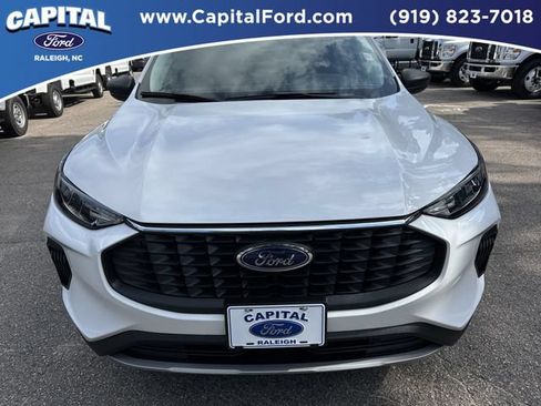 Certified 2025 Ford Escape Active w/ Cold Weather Package AWD/4WD image 10