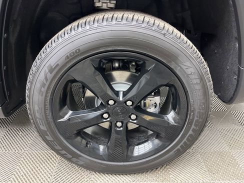 New 2025 Jeep Grand Cherokee 4WD image 4