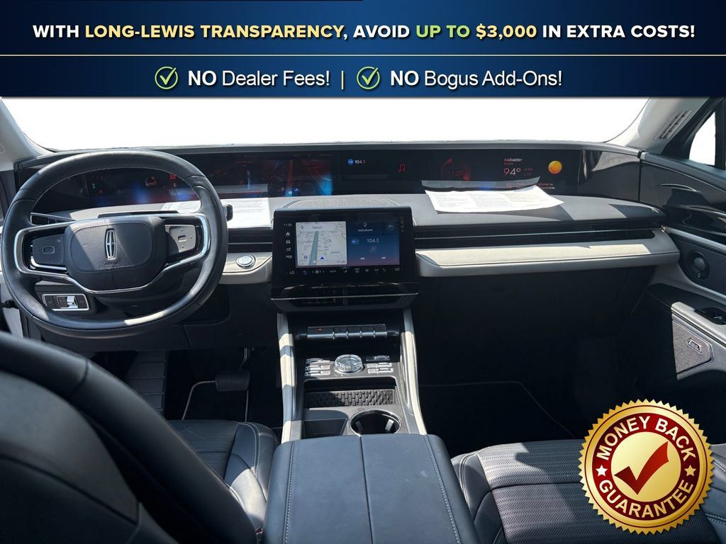 Used 2025 Lincoln Nautilus Reserve AWD/4WD image 17