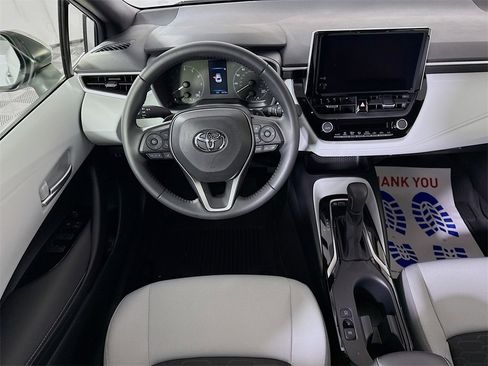 Certified 2025 Toyota Corolla SE image 3