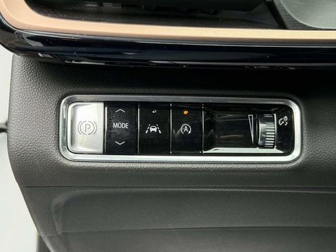 Used 2025 Buick Envision Sport Touring AWD/4WD image 22