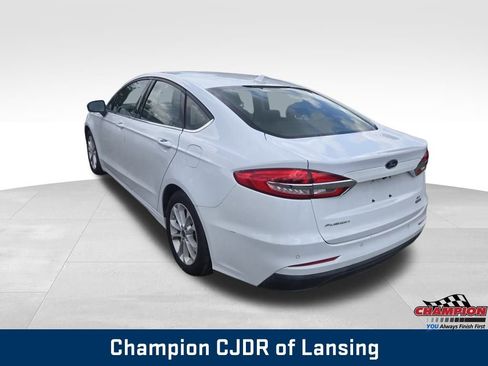 Used 2020 Ford Fusion SE image 4