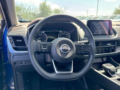 Used 2023 Nissan Rogue S AWD/4WD image 11