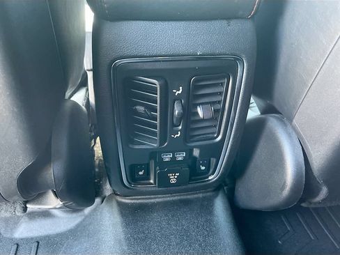 Used 2015 Dodge Durango R/T w/ Technology Group AWD/4WD image 25