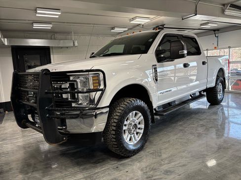 Used 2019 Ford F250 XLT w/ Snow Plow Prep Package image 4