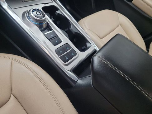 Used 2020 Ford Explorer XLT w/ Equipment Group 202A image 26