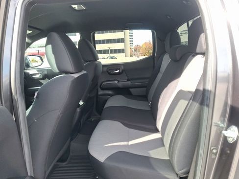 Used 2023 Toyota Tacoma TRD Off-Road image 13