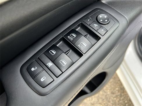 Used 2018 Jeep Grand Cherokee High Altitude image 13