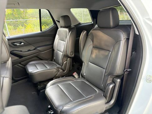 Used 2021 Chevrolet Traverse LT AWD/4WD image 22