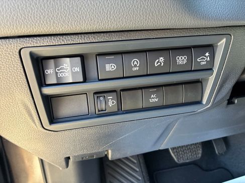 New 2026 Toyota Tundra Limited AWD/4WD image 32
