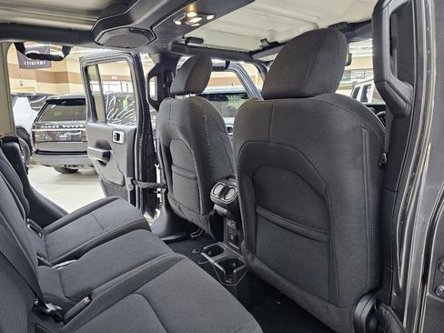 Used 2021 Jeep Gladiator Sport image 21
