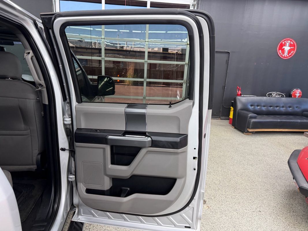 Used 2016 Ford F150 XLT w/ Equipment Group 302A Luxury AWD/4WD image 16