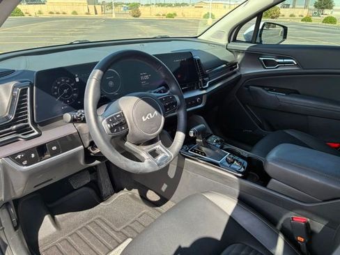 Used 2025 Kia Sportage SX AWD/4WD image 11