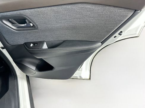 Used 2023 Nissan Rogue SV image 28